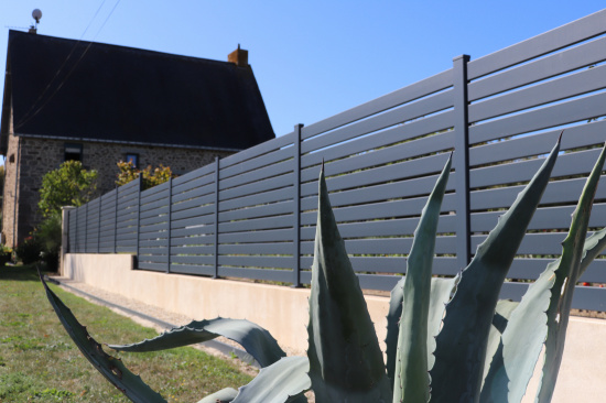 Cl&ocirc;ture Bollene